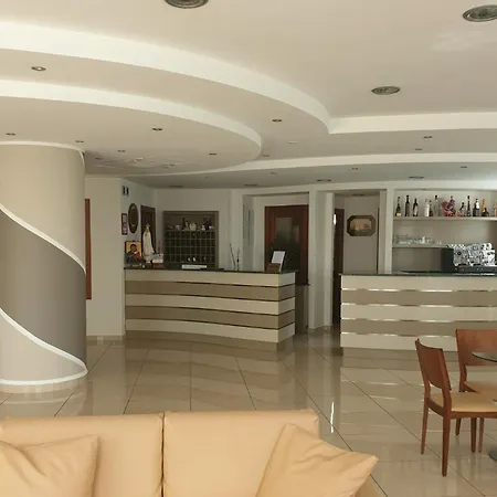 Apulia מלון 3*