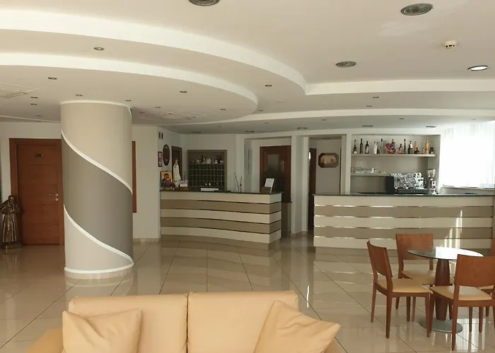 Apulia מלון 3*